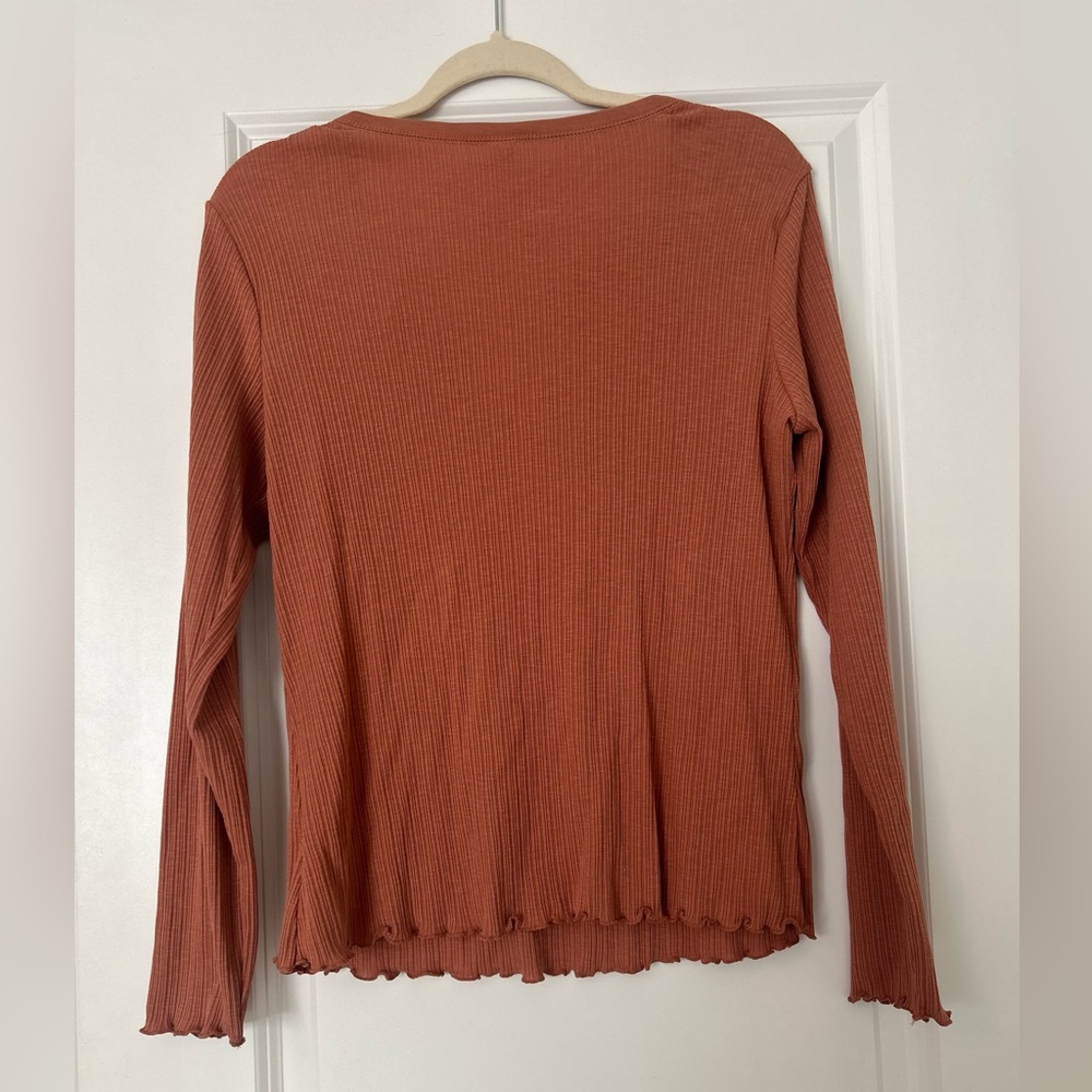 Old Navy Rust Ribbed Henley - Picture 3 of 3